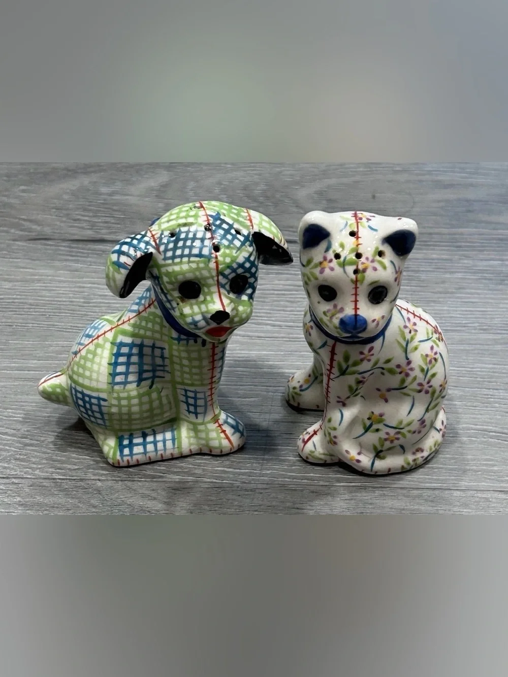 Vintage Mid Century Ceramic Dog & Cat Salt Pepper Shaker Set Japan Plaid Floral